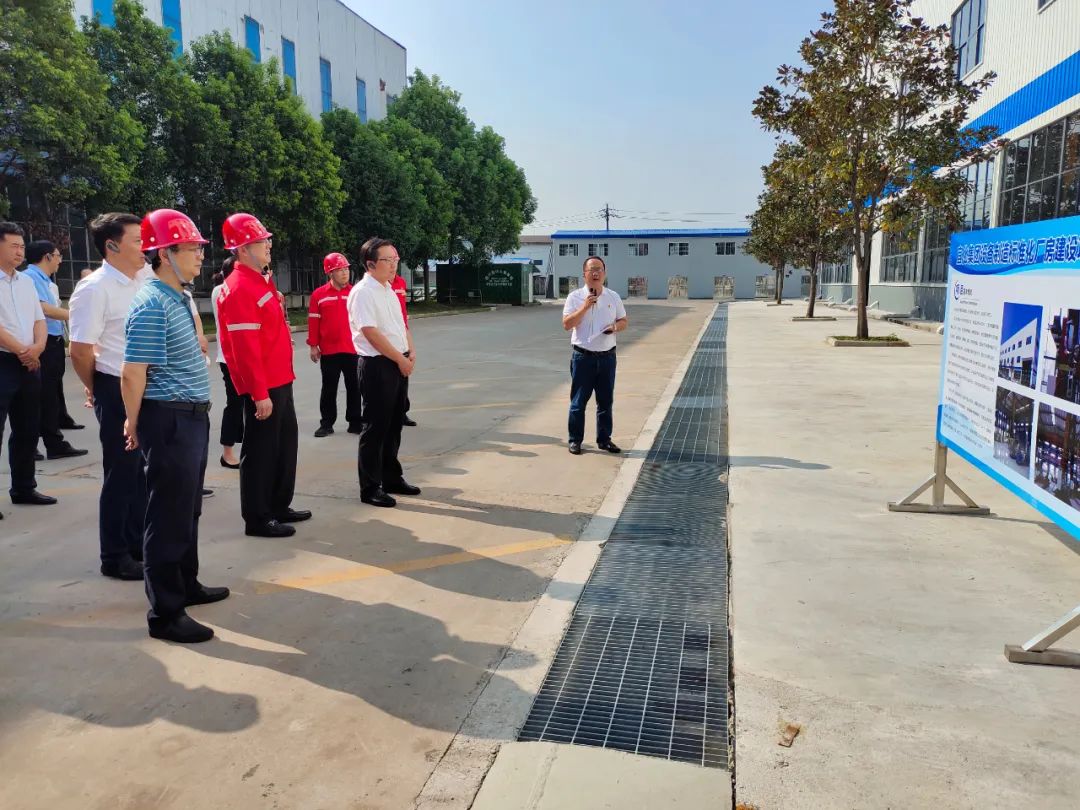 現(xiàn)場觀摩！猇亭區(qū)二季度項目拉練活動走進化機公司設備制造標準化廠房建設項目